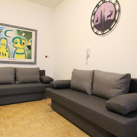 Zx Quad Room In Meidling Виена Екстериор снимка