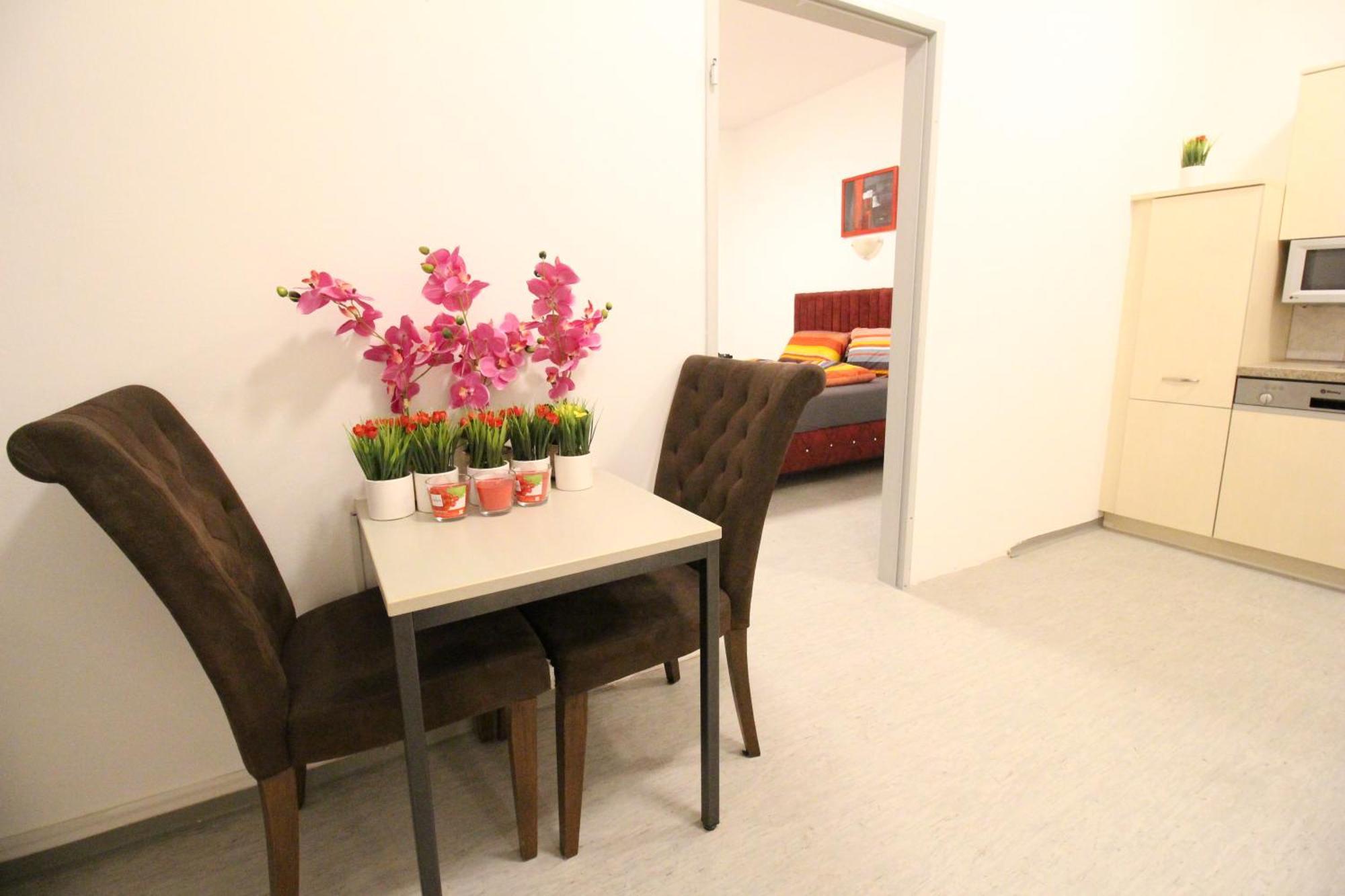 Zx Quad Room In Meidling Виена Екстериор снимка